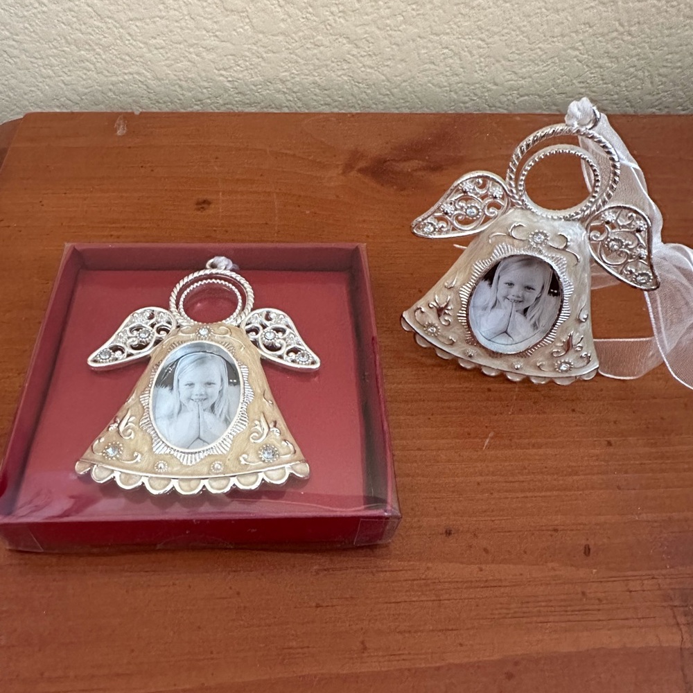 2 Angel frame ornaments.